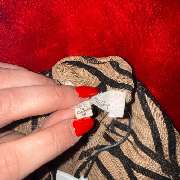 The Vintage Shop Tan and Black Patterned Top - Picture 5 of 8